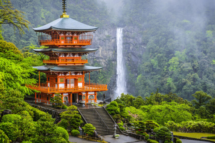 13-traditional-temples-and-shrines-to-visit-in-japan